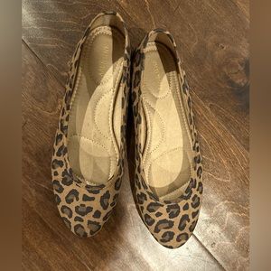 Old navy Leopard print flats size 8